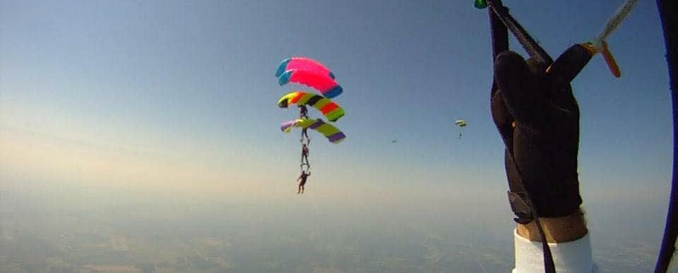 La formation sous voilure (CREW) - Saut en parachute